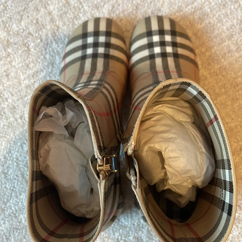 NWT Burberry Armdale Check Plaid Ankle Boots - Picture 6 of 7